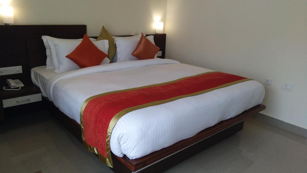 Hotel Park Riviera Guwahati Exterior foto