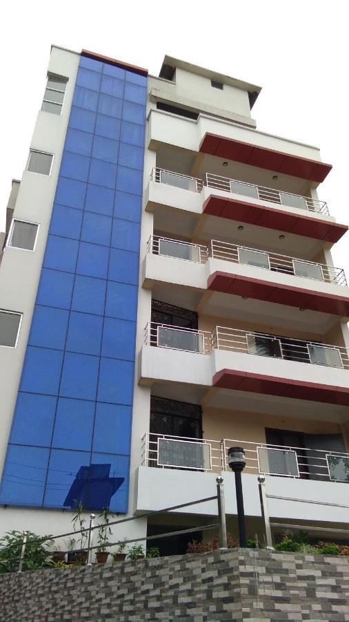Hotel Park Riviera Guwahati Exterior foto